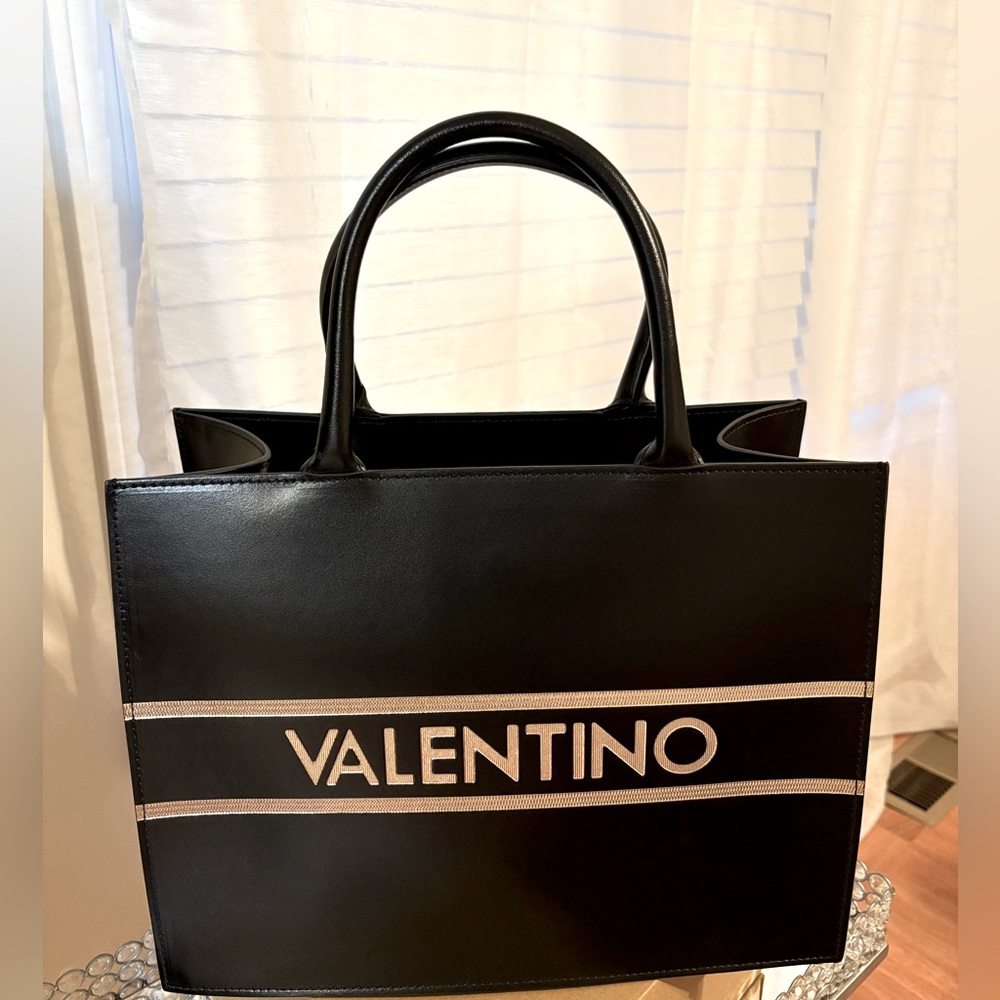 V♣️I♣️P TOTE - Picture 3 of 17